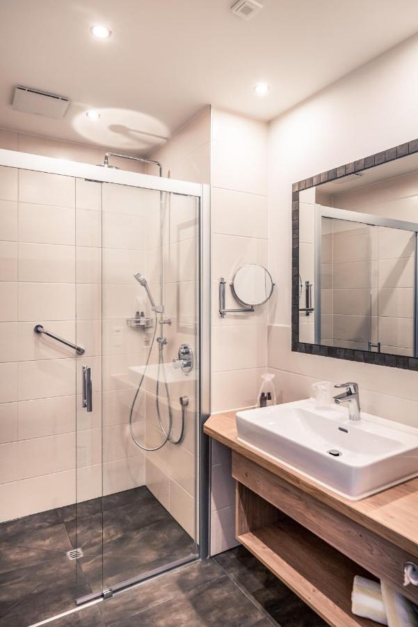Hotel Foehrenhof Stanzach Extérieur photo