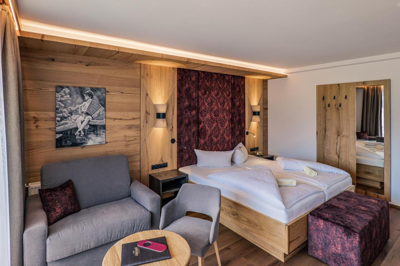 Hotel Foehrenhof Stanzach Extérieur photo